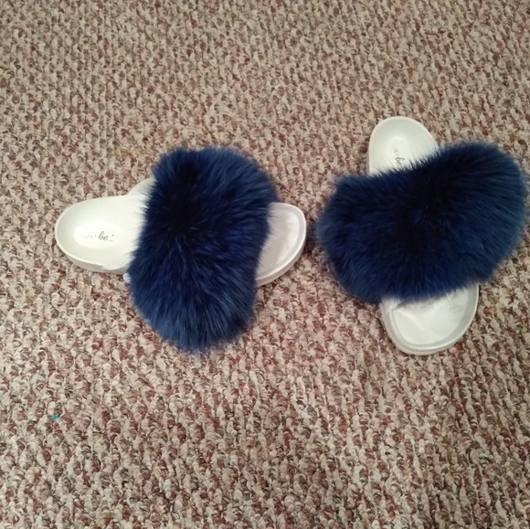 Slippers - Picture 2 of 2